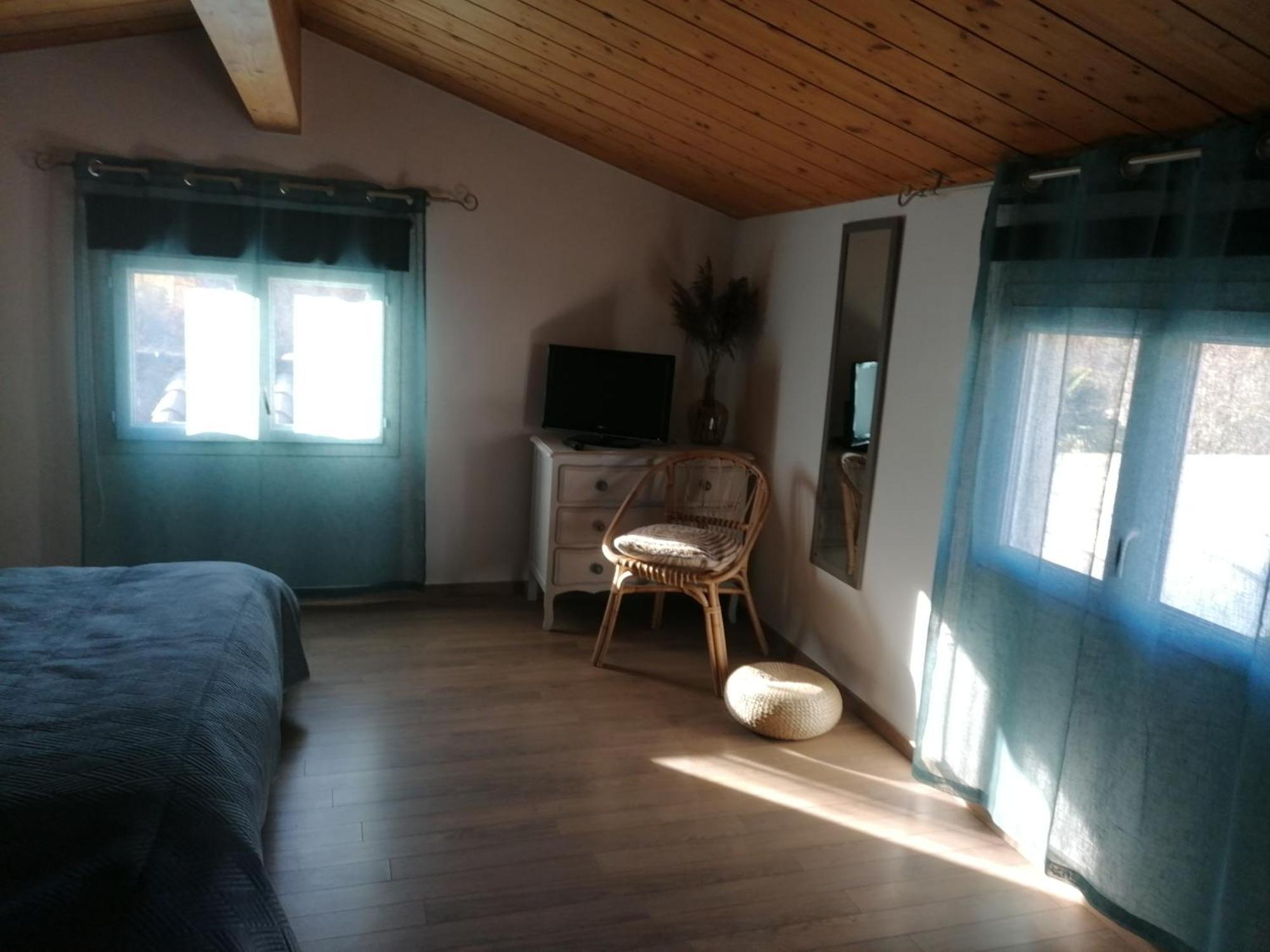 Chambre Familiale "Le Pecher" Saillans  Cameră foto